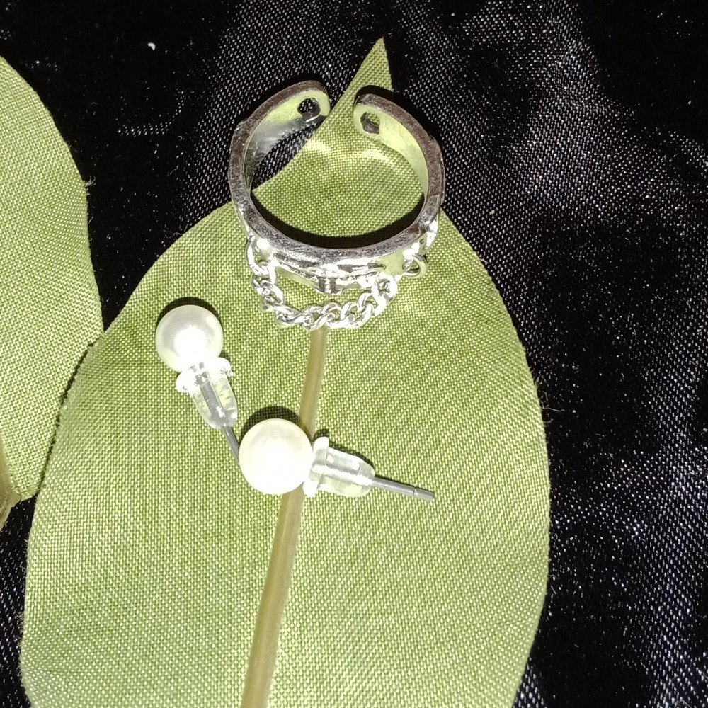 Fashion Pearl Earring With Vintage Ring